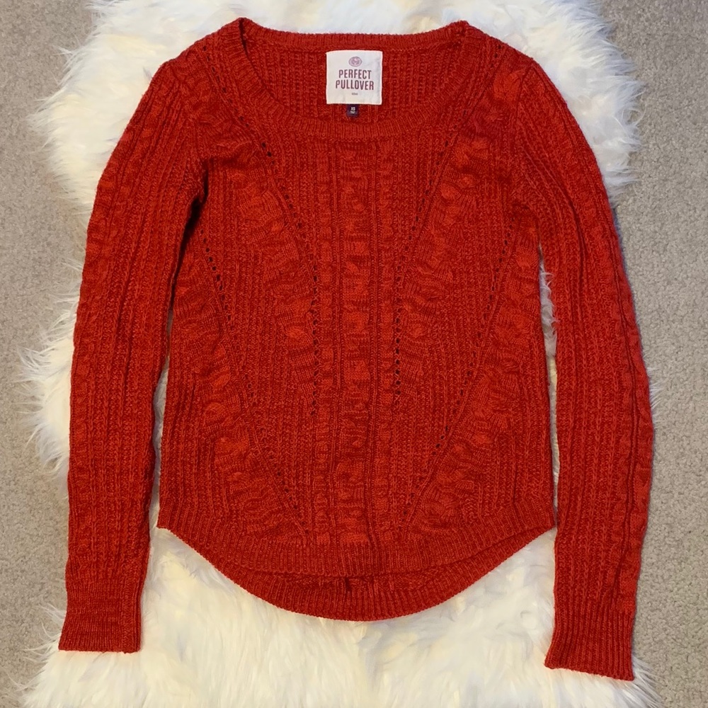 🌸 SO Red Perfect Pullover